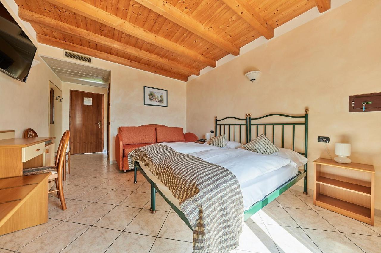 Hotel Rosemarie Limone sul Garda Exteriör bild