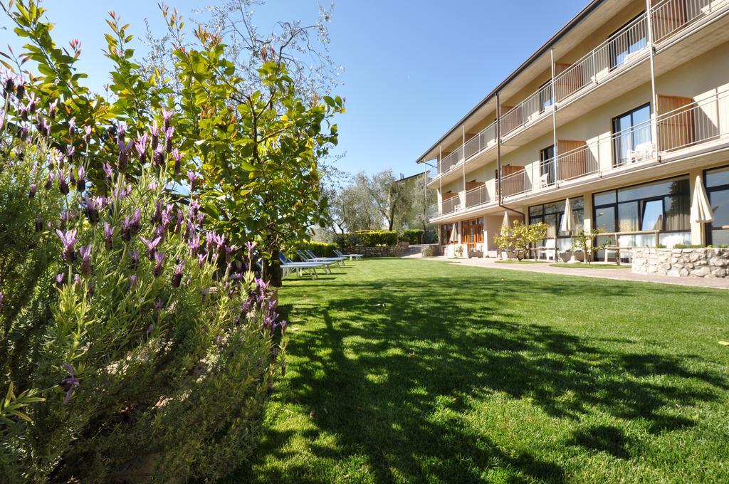 Hotel Rosemarie Limone sul Garda Exteriör bild