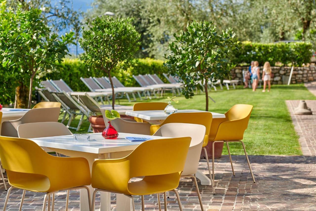 Hotel Rosemarie Limone sul Garda Exteriör bild