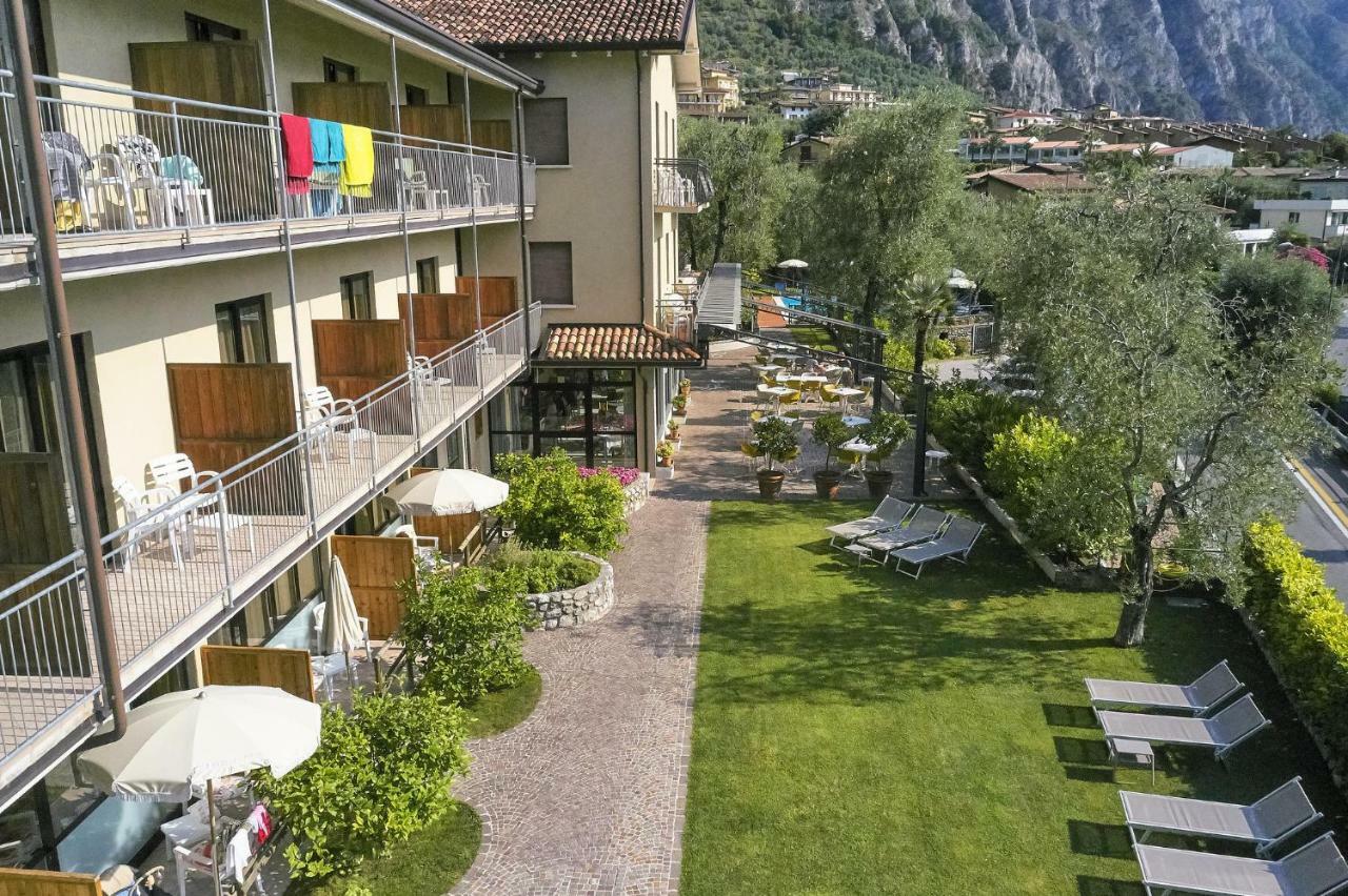 Hotel Rosemarie Limone sul Garda Exteriör bild